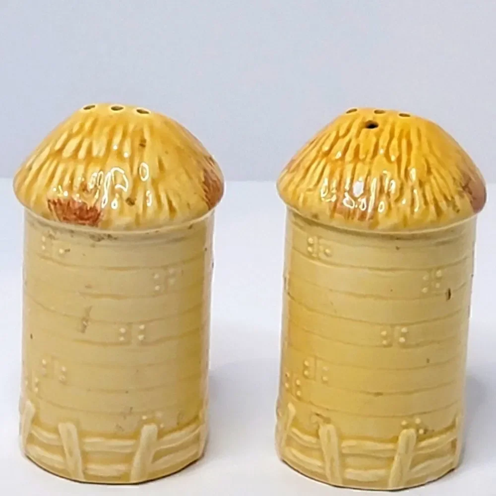 Marks and Rosenfeld ceramic Country Scene salt and pepper shaker JAPAN
